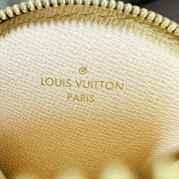 Louis Vuitton Round Coin Purse - Picture 2 of 11